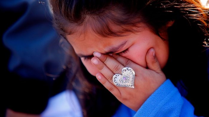 Contener y conversar: 5 consejos para sobrellevar el agotamiento emocional en medio de la crisis social en Chile