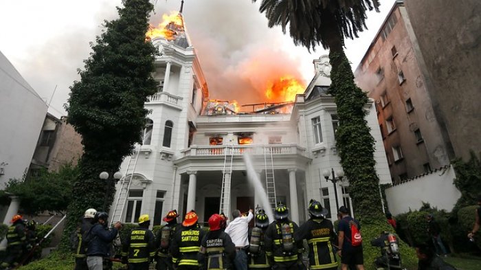 Detienen a persona presuntamente vinculada al incendio en la U. Pedro de Valdivia