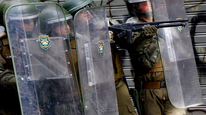 Colegio Médico reportó que un joven recibió impacto de balines en sus dos ojos durante manifestaciones