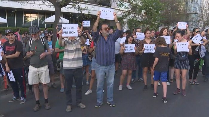 Manifestación en apoyo a joven con trauma ocular fue dispersada por Carabineros