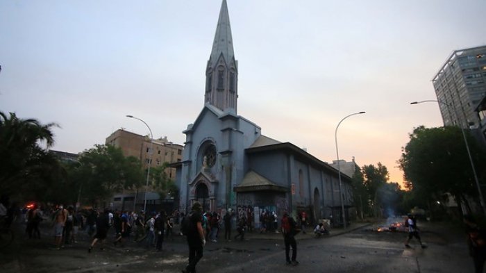 Monseñor Celestino Aós pide el cese de toda violencia tras ataque a parroquia de La Asunción