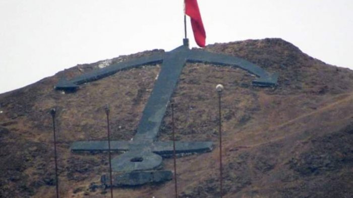 “Antofagasta está de luto”: Pintan de negro icónico símbolo del Cerro El Ancla