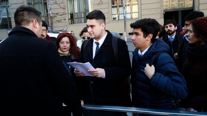 Secundarios piden que mayores de 14 años puedan participar en consulta por nueva Constitución