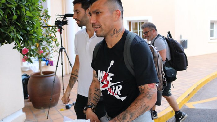 Gary Medel confirmó que el plantel quería seguir con las prácticas