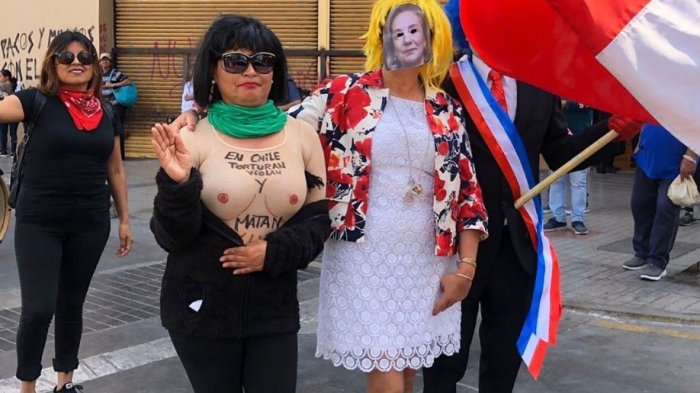 En Chile también la imitaron: Los homenajes a la manifestación de Mon Laferte en los Latin Grammy