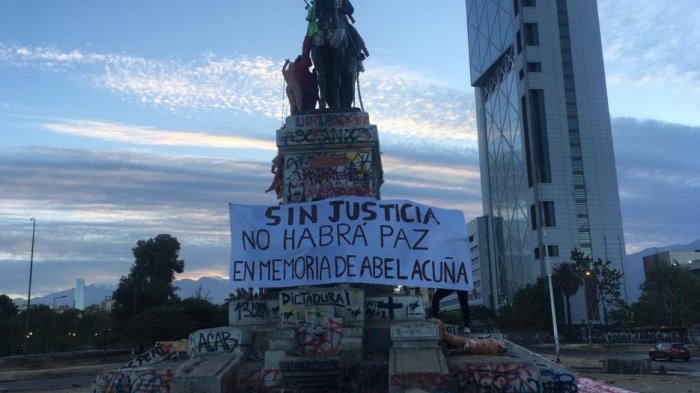 Testigos cuestionan actuar de Carabineros: Hombre de 29 años murió tras manifestaciones en Plaza Italia