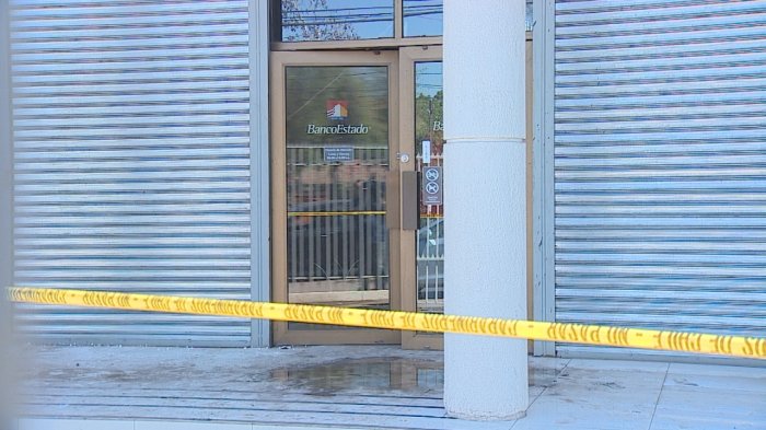 Carabineros investiga ataques simultáneos a tres sucursales de Banco Estado