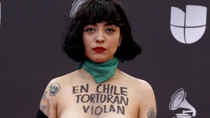 Famosas chilenas apoyaron a Mon Laferte realizando topless con la campaña #LiberaTuTeta