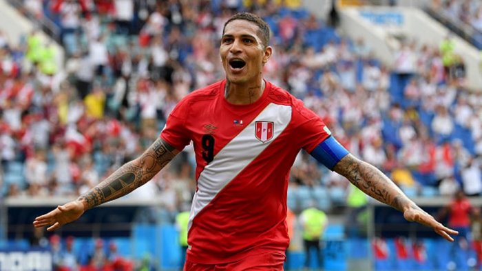 Zambombazo: Colo Colo sueña con Paolo Guerrero si se retira Paredes