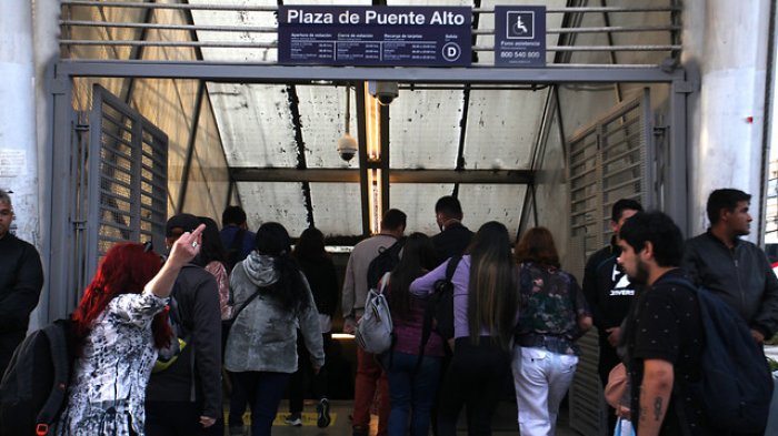 Desde el lunes: Metro extenderá servicio hasta las 21:00 horas y abrirá Línea 4A