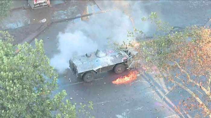 Tendría otro color, olor y efecto: Defensoría Jurídica de la U. de Chile denuncia uso de gas lacrimógeno más tóxico