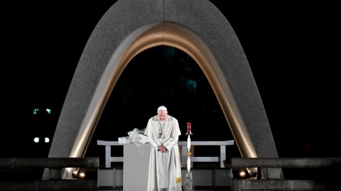 Papa Francisco visitó memoriales de víctimas en Hiroshima y Nagasaki