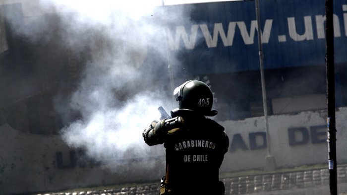 INDH presenta querella contra Carabineros por mujer que perdió ambos ojos por lacrimógena