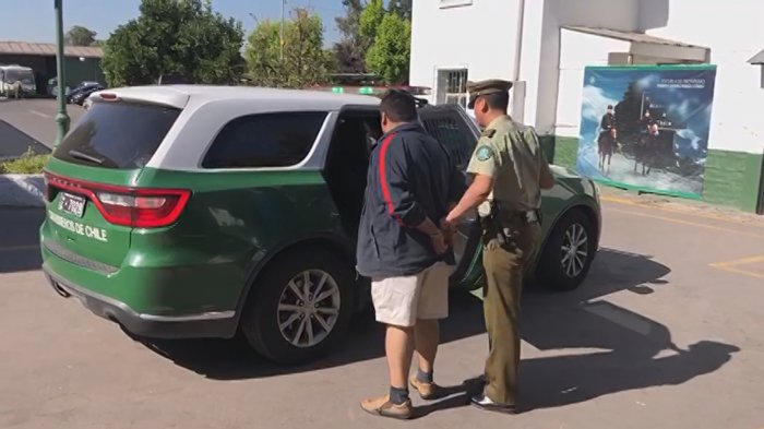 Con arresto domiciliario total queda sujeto que disparaba con rifle a postones a carabineros en Santiago