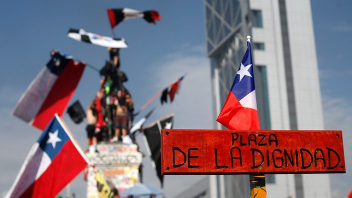 Concejales de Providencia fueron increpados por propuesta para cambiar nombre de Plaza Baquedano a 