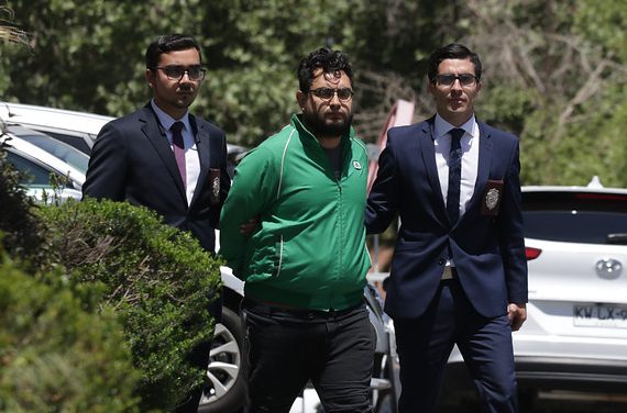 Defensa de profesor acusado de destrozos en Metro apelará a la Corte Suprema para sacarlo de la cárcel