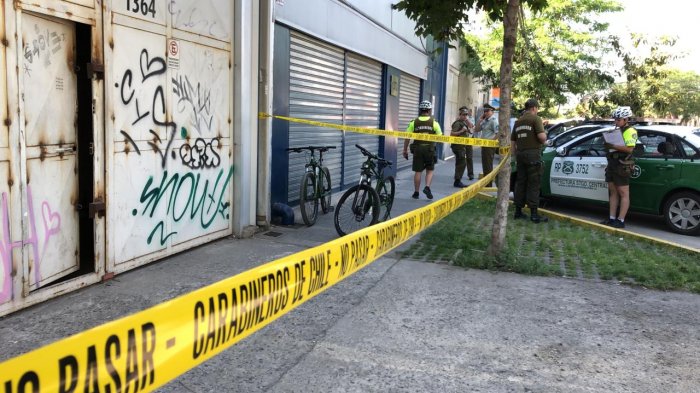 Cámaras de seguridad muestran robo a bodega presidencial en centro de Santiago