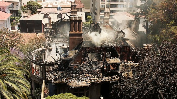 Incendio consumió monumento histórico 