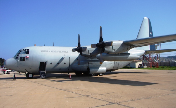 FACh dio por siniestrado avión Hércules que viajaba con 38 personas hacia la Antártica