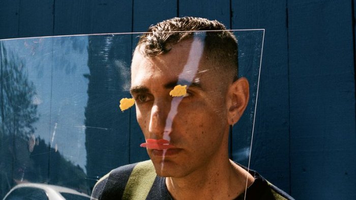 Alex Anwandter retomará su gira por Chile con show a beneficio de la Cruz Roja