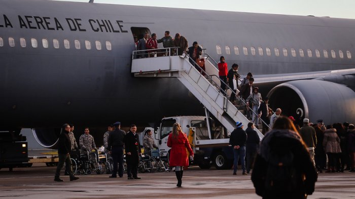 88 chilenos vuelven desde Venezuela a bordo del Vuelo Esperanza