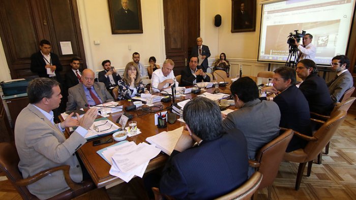 Comisión de Seguridad Pública aprueba penar con cárcel 