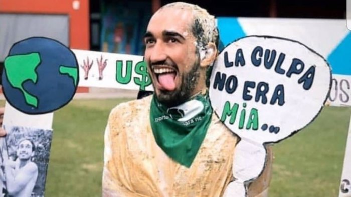 Abrieron sumario: Estudiante universitario se graduó burlándose de los femicidios y de “Un violador en tu camino”