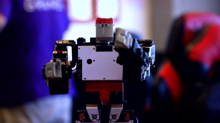 Los robot chilenos que compiten por llegar al mundial de boxeo en Japón