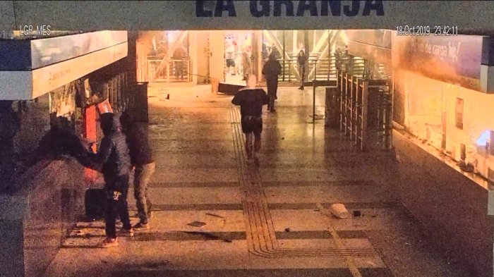 Las dudas detrás del incendio en Metro La Granja