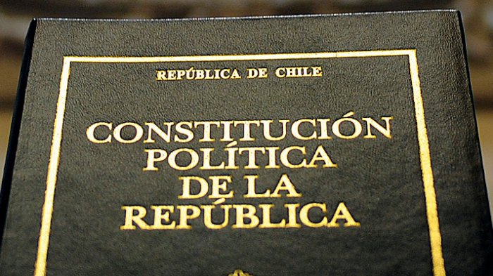 Encuesta Cadem revela amplio respaldo a paridad de género y cupos especiales en proceso constituyente