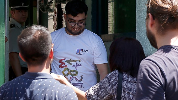 Profesor imputado por daños a torniquete del Metro acusa que fue 