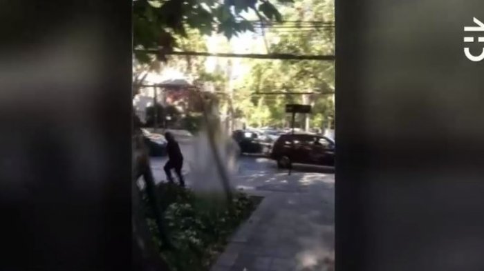 Detienen a conductor que disparó y dejó grave a ciclista en Providencia