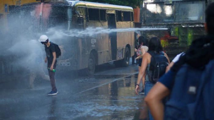 Carabineros se autodenunció por supuesto uso de soda cáustica en carros lanza aguas