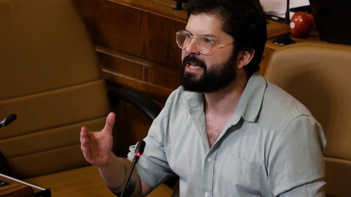 Convergencia Social levanta suspensión a Boric y le aplica 