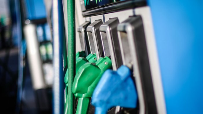 Enap anuncia alza en precio de combustibles y solo bencina 97 octanos a la baja