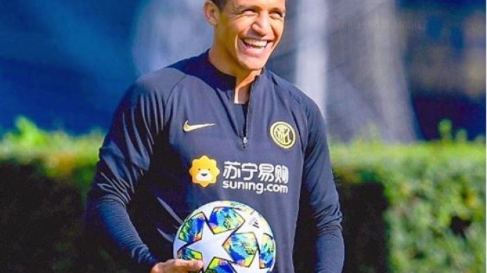 Sánchez entrenó, pero prensa italiana asegura que aún no tiene fecha de retorno a las canchas