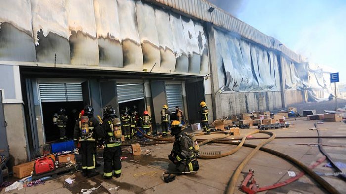 3 comunas de la capital siguen sin supermercados ni bancos tras el estallido social