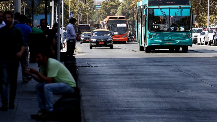 4 recorridos de buses estarán disponibles en la madrugada de Año Nuevo en Santiago