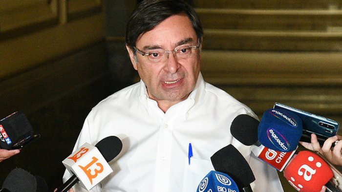 Oposición presentó acusación constitucional contra intendente metropolitano