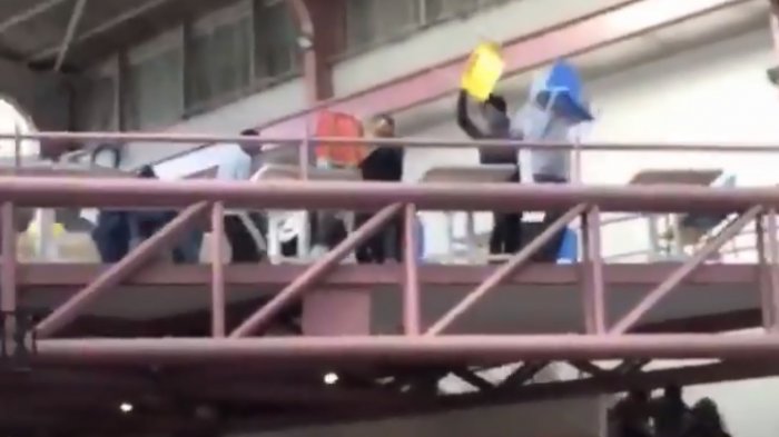 Lanzaron sillas de las salas: Encapuchados funaron la PSU en la U. Federico Santa María