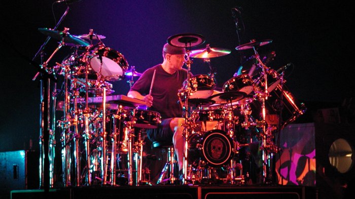 Neil Peart, el legendario baterista de Rush, fallece a los 67 años