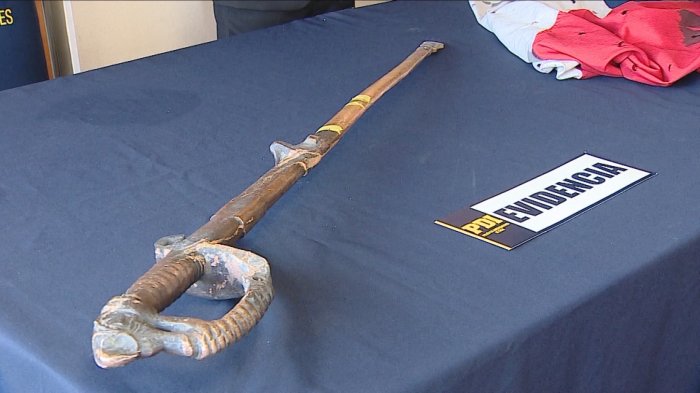 Encuentran espada robada desde el monumento del general Baquedano y detienen a sujeto acusado de receptación