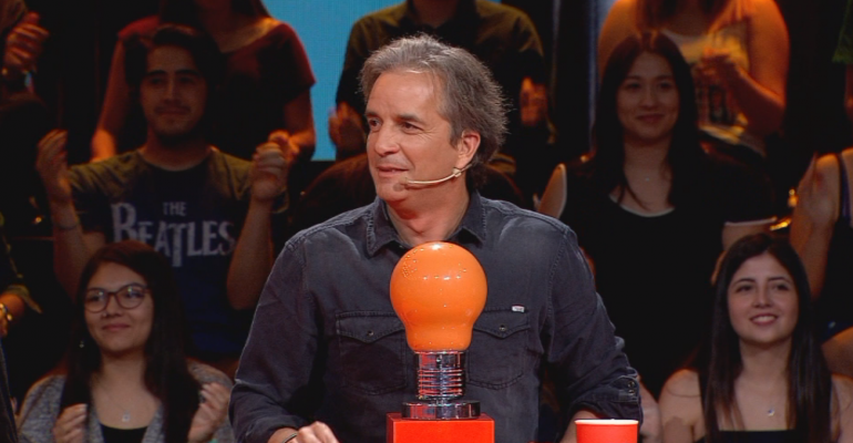 ¿Por qué le habla a la ampolleta?: Pablo Mackenna deslumbró con inesperado triunfo en Pasapalabra