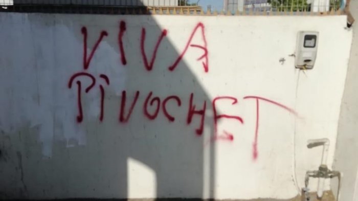 Revolución Democrática denuncia que su sede sufrió rayados con consignas a favor de Pinochet