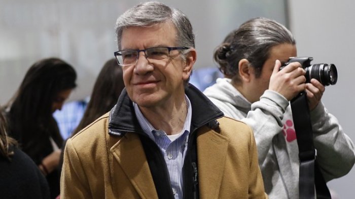 Joaquín Lavín es la figura política con mejor evaluación y Piñera acumula mayor rechazo, según Encuesta CEP