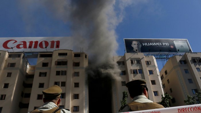 Estudio posiciona a Chile entre los seis países más riesgosos del mundo tras el estallido social