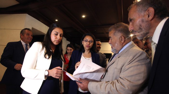 Líderes evangélicos ratifican su voto para rechazar una nueva Constitución en plebiscito de abril