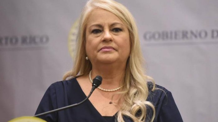 Puertorriqueños protestan y piden la renuncia de la gobernadora Wanda Vázquez tras escándalo de suministros
