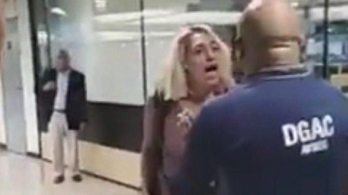 Habla la mujer del escándalo en el aeropuerto: “Estoy siendo perseguida por agentes del Estado”
