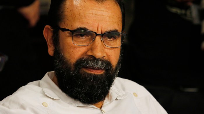 Hugo Gutiérrez publicó controvertido comentario en Twitter tras agresión a funcionarios de Carabineros